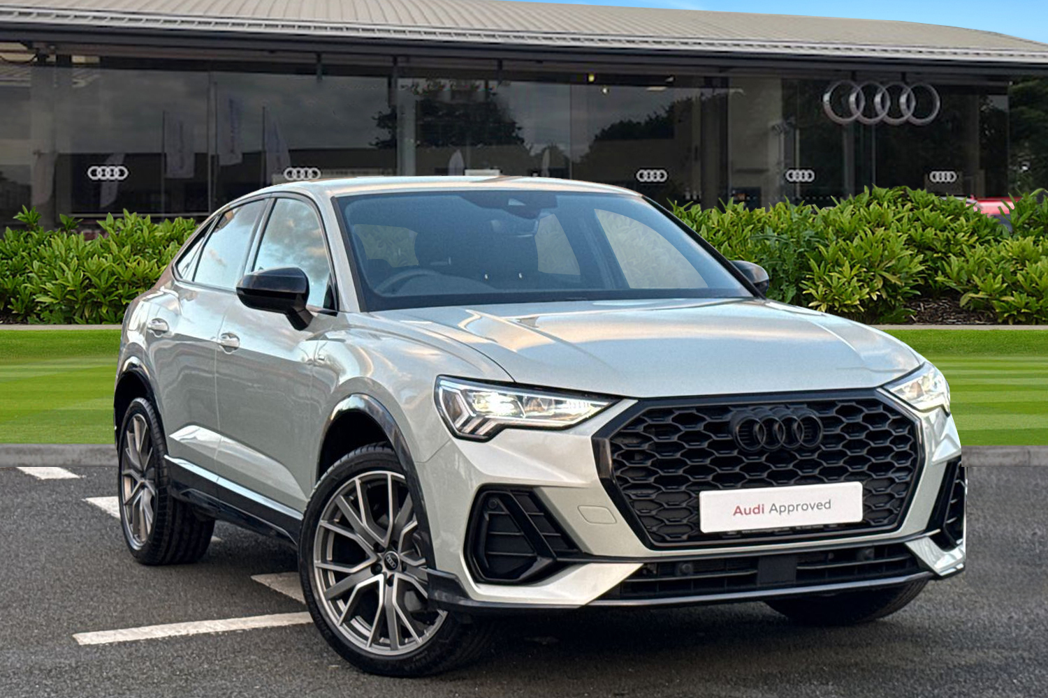 Main listing image - Audi Q3