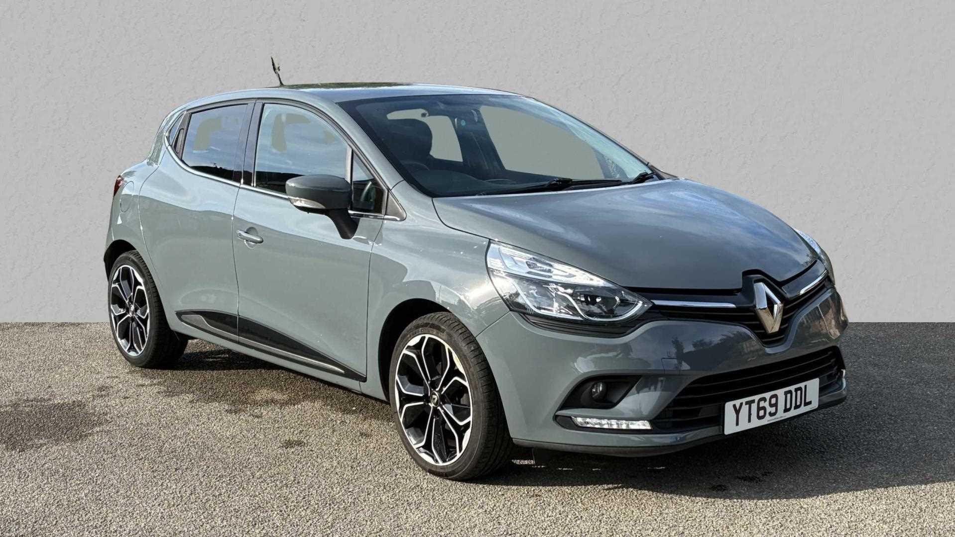 Main listing image - Renault Clio