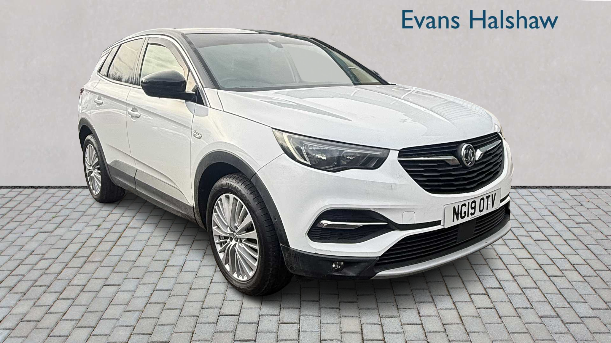 Main listing image - Vauxhall Grandland X