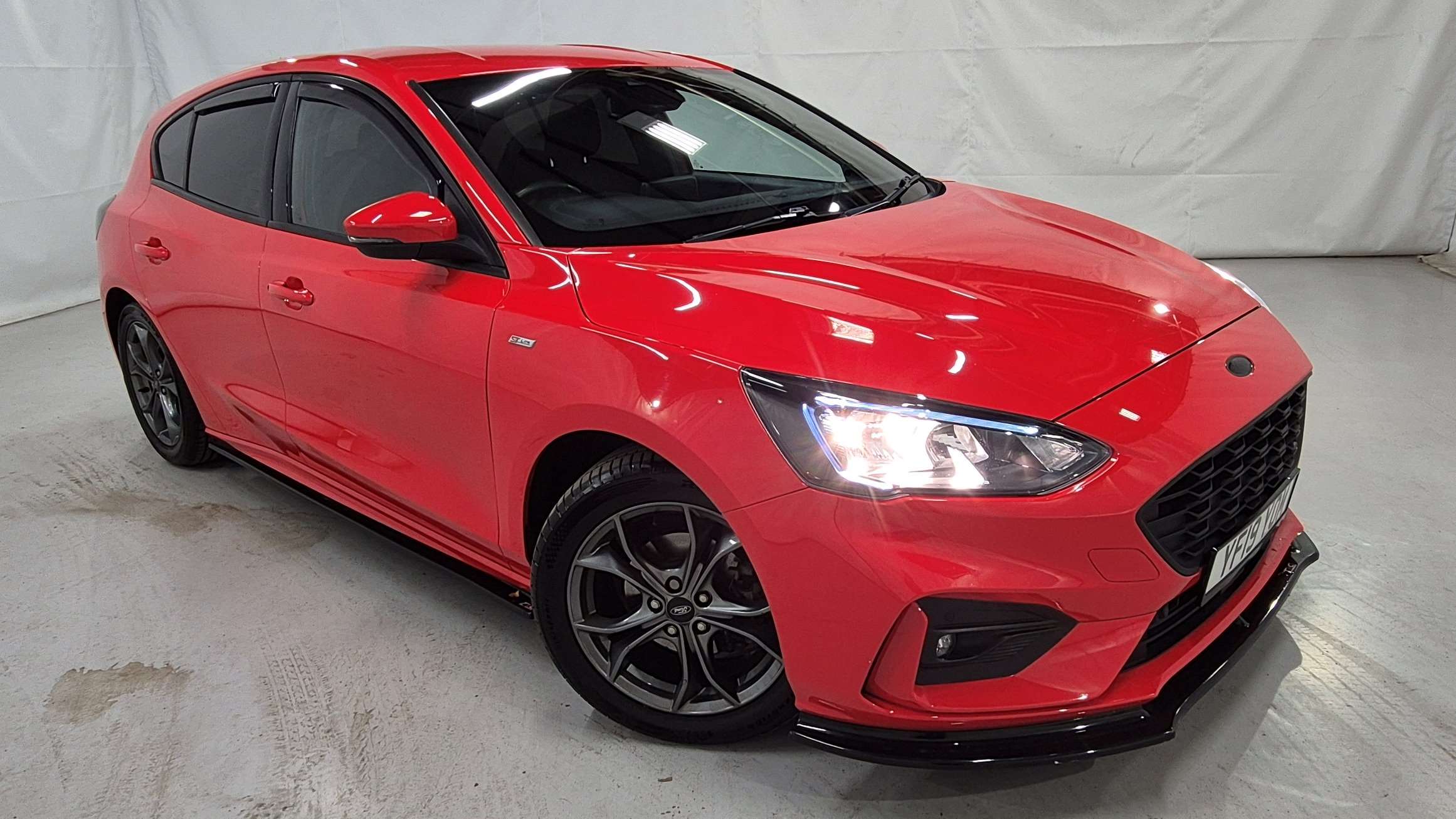Main listing image - Ford Focus