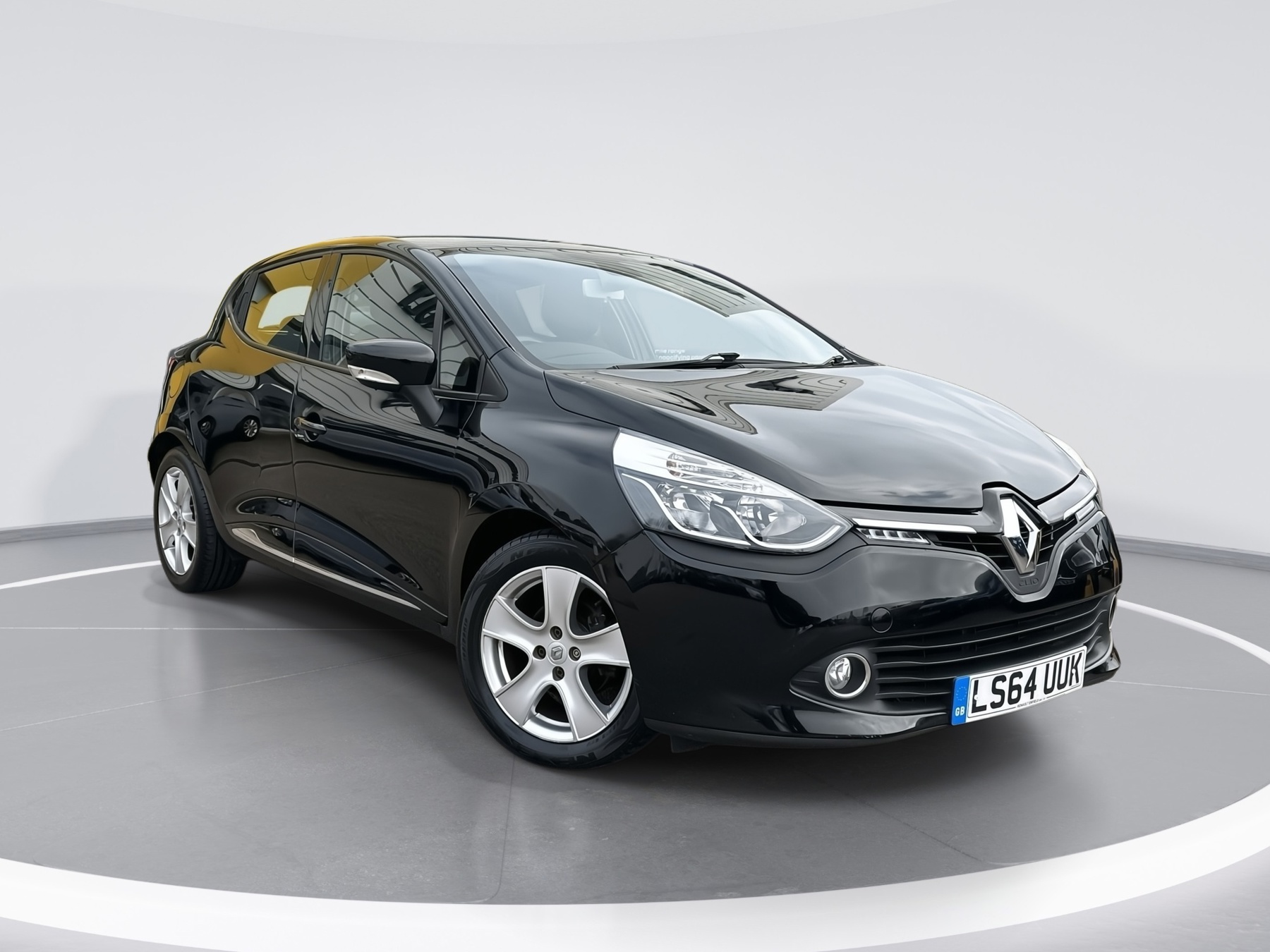 Main listing image - Renault Clio