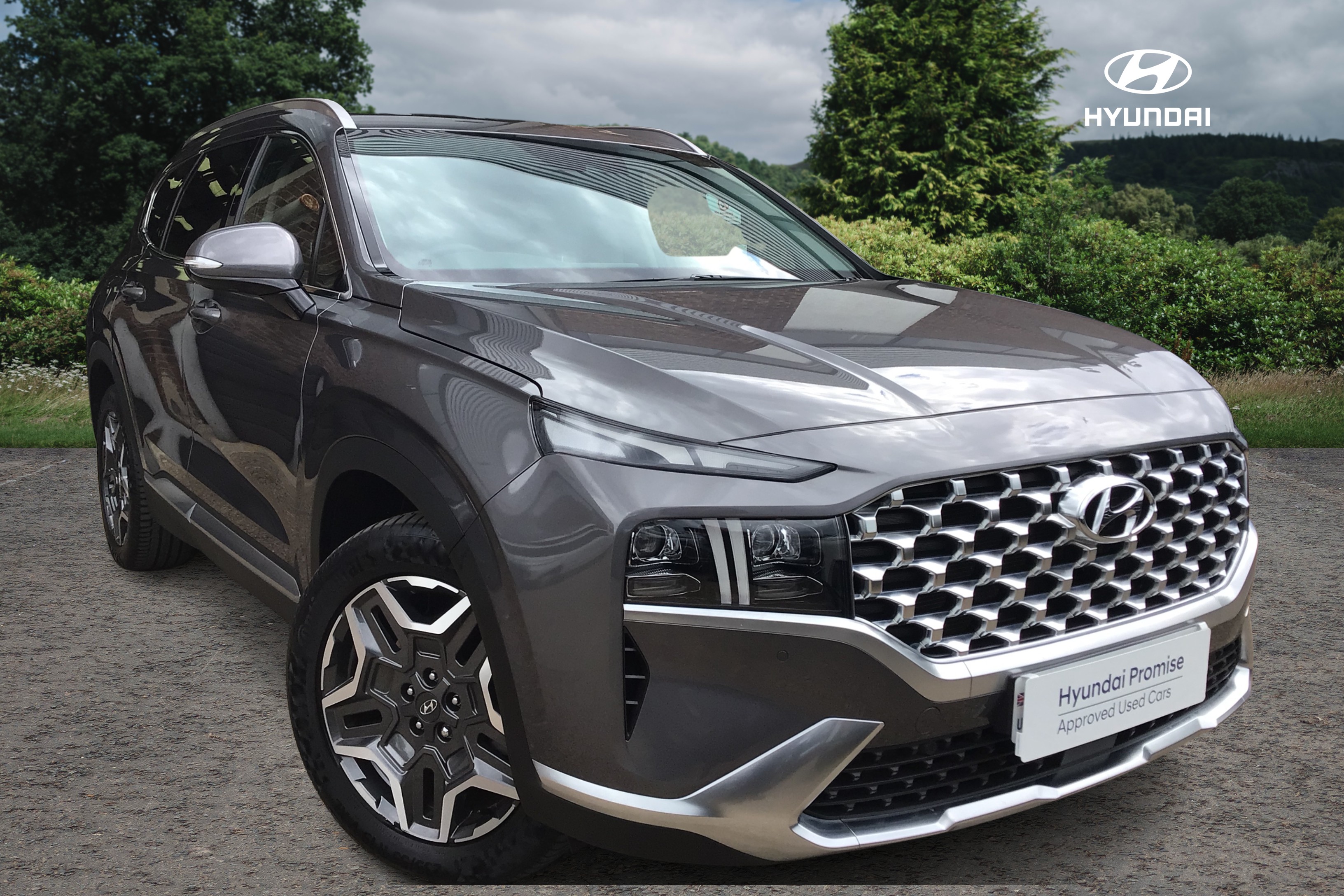 Main listing image - Hyundai Santa Fe