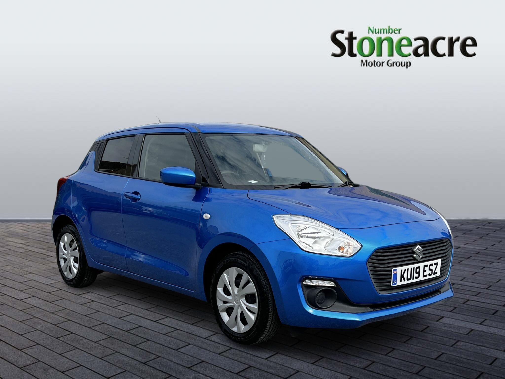 Main listing image - Suzuki Swift