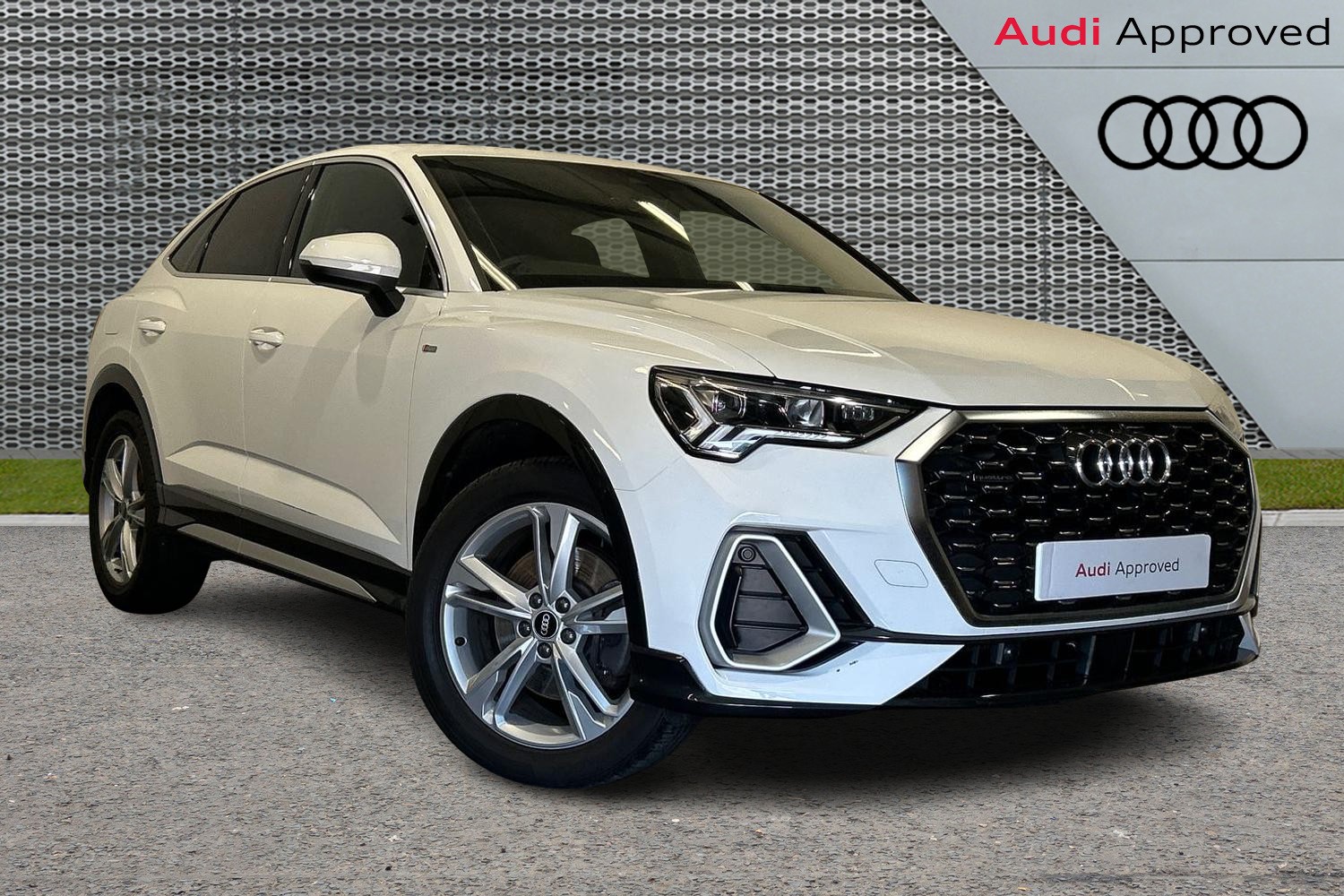 Main listing image - Audi Q3