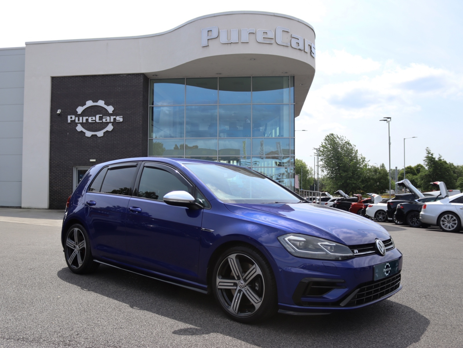 Main listing image - Volkswagen Golf R