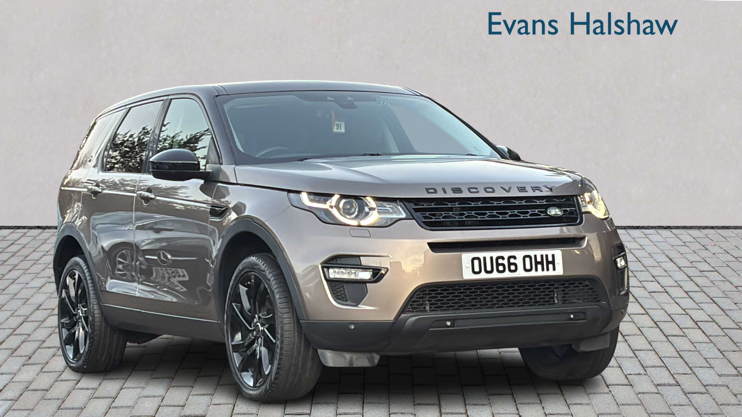 Main listing image - Land Rover Discovery Sport