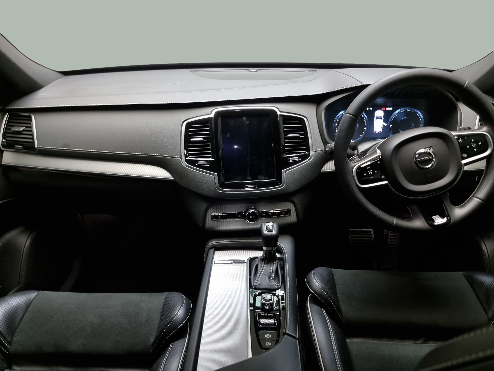 Main listing image - Volvo XC90