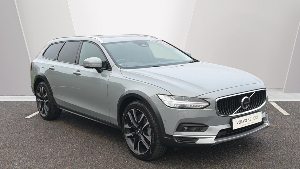 Main listing image - Volvo V90 Cross Country