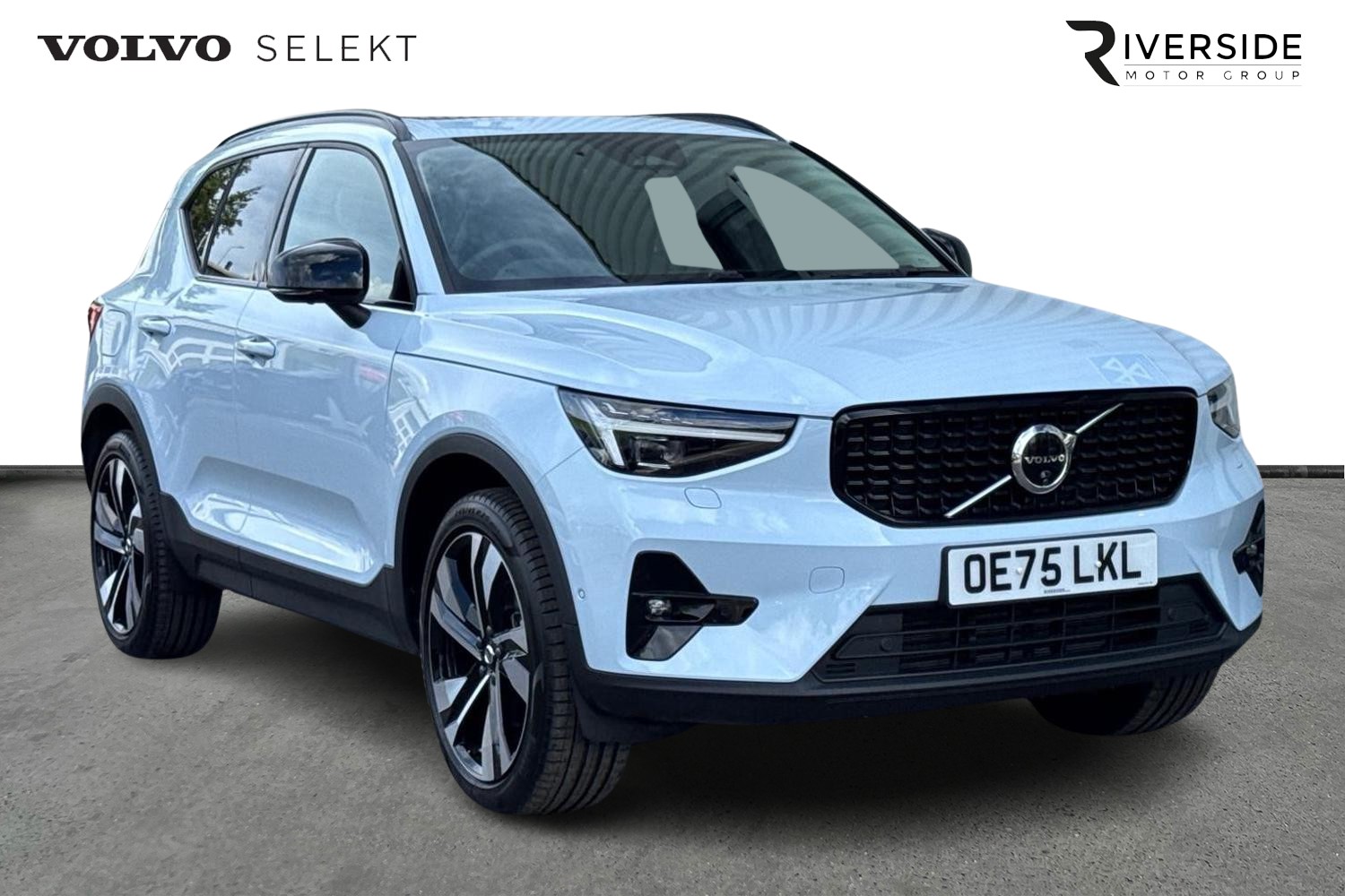 Main listing image - Volvo XC40