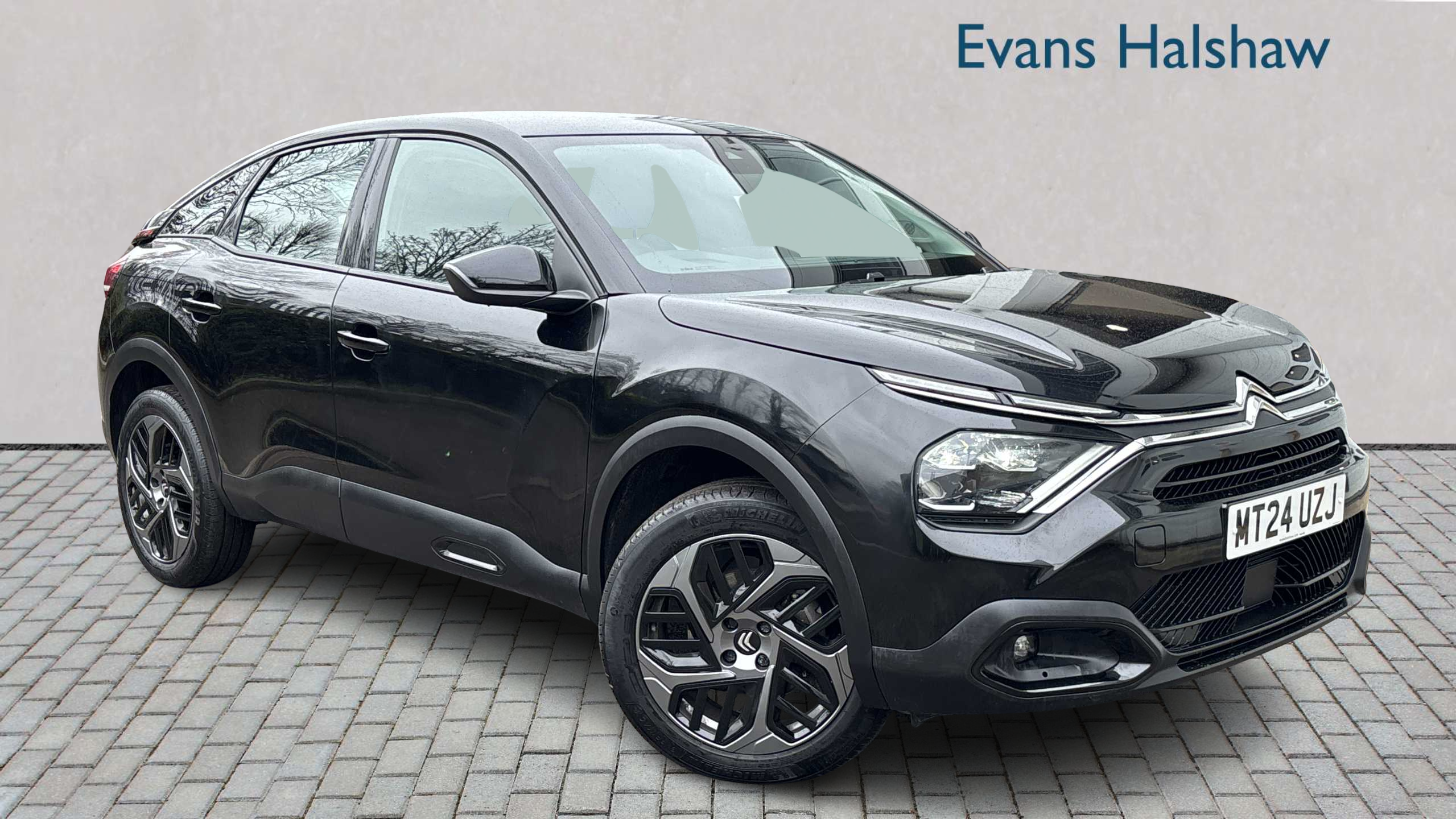 Main listing image - Citroen C4