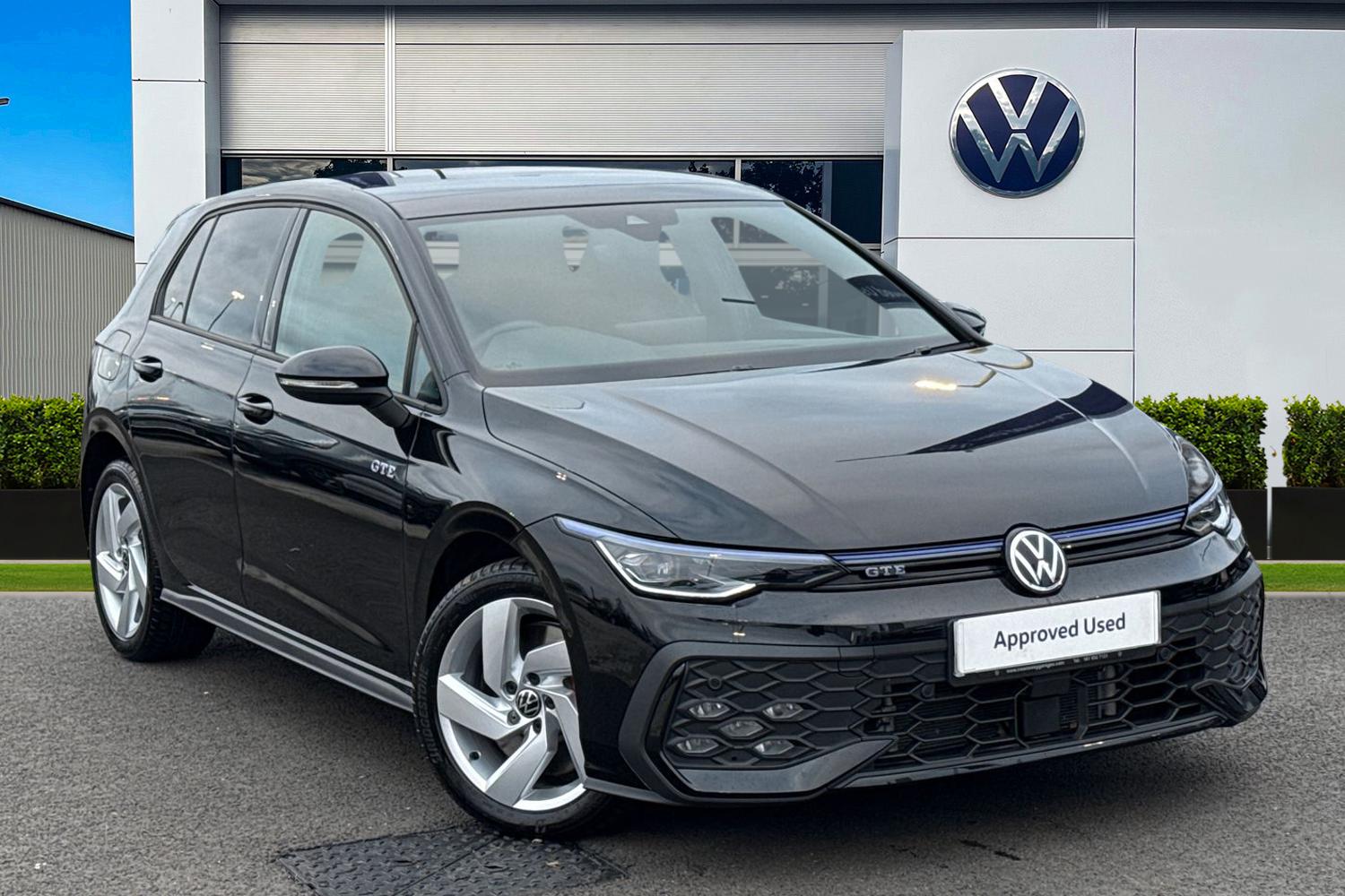 Main listing image - Volkswagen Golf GTE