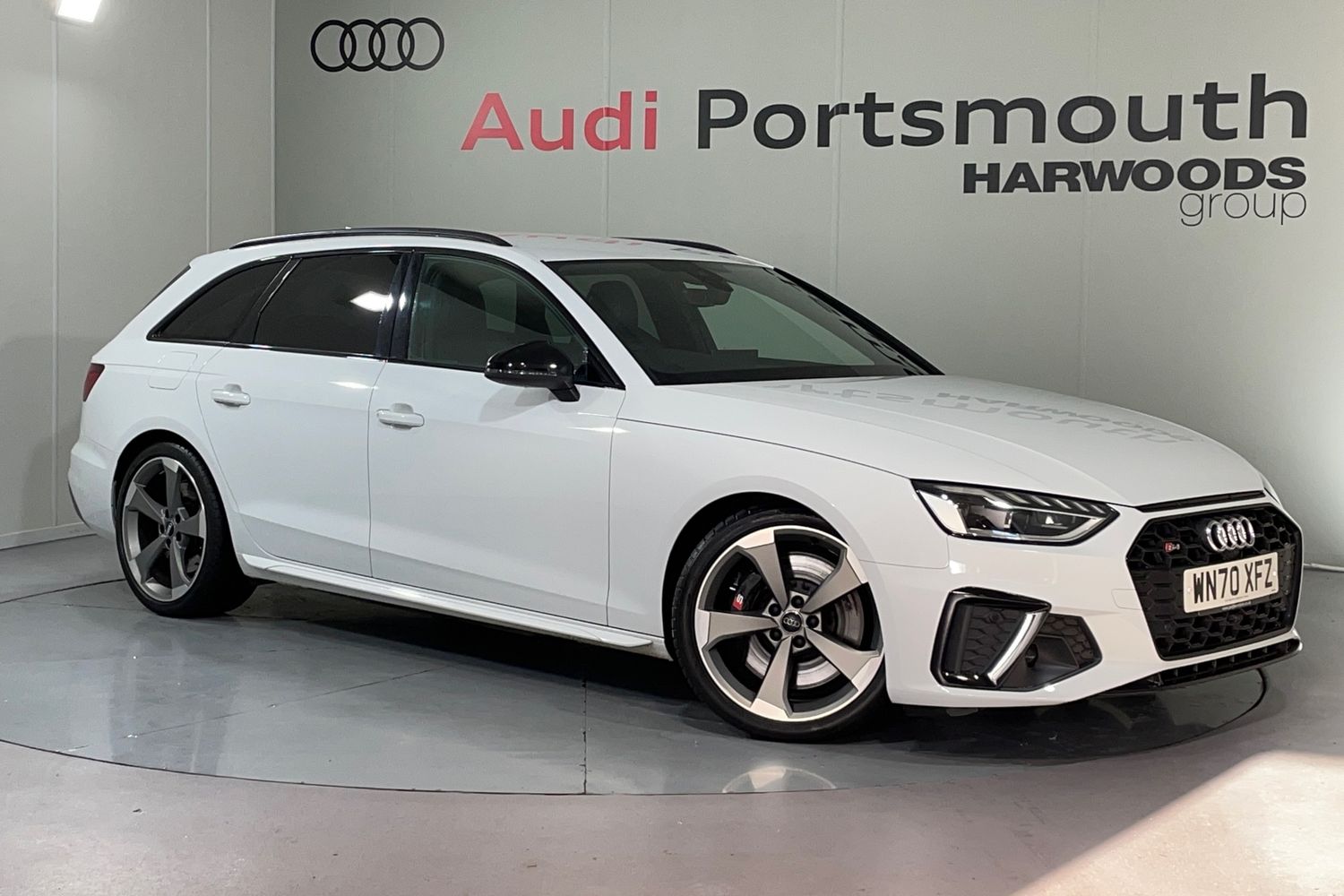 Main listing image - Audi S4