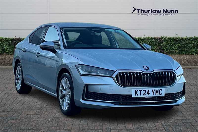 Main listing image - Skoda Superb