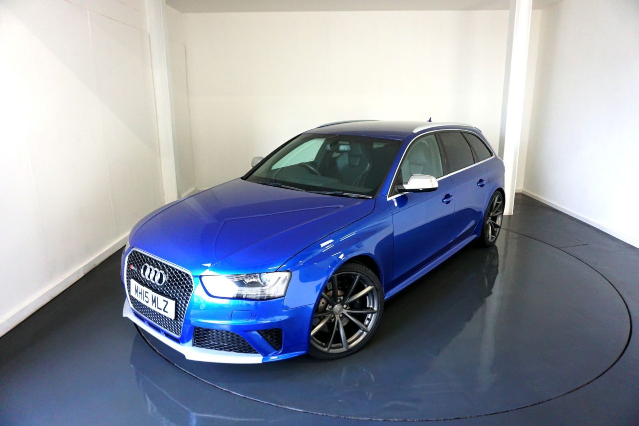 Main listing image - Audi RS4