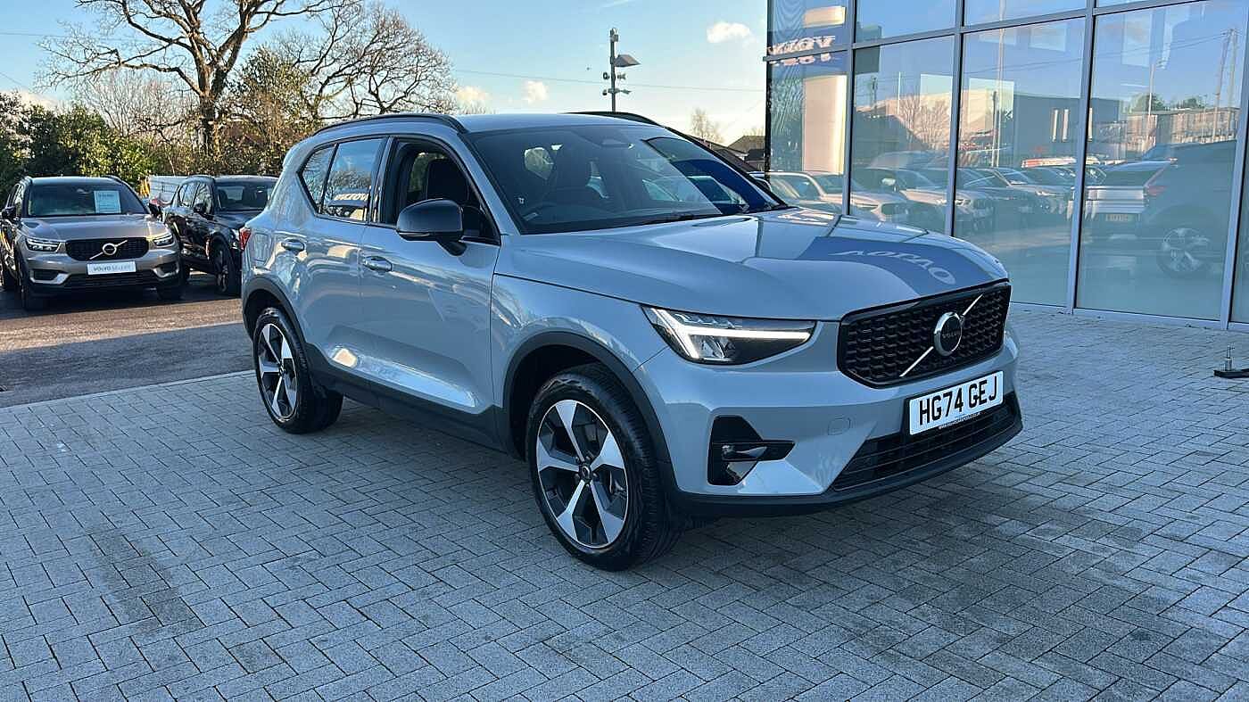 Main listing image - Volvo XC40