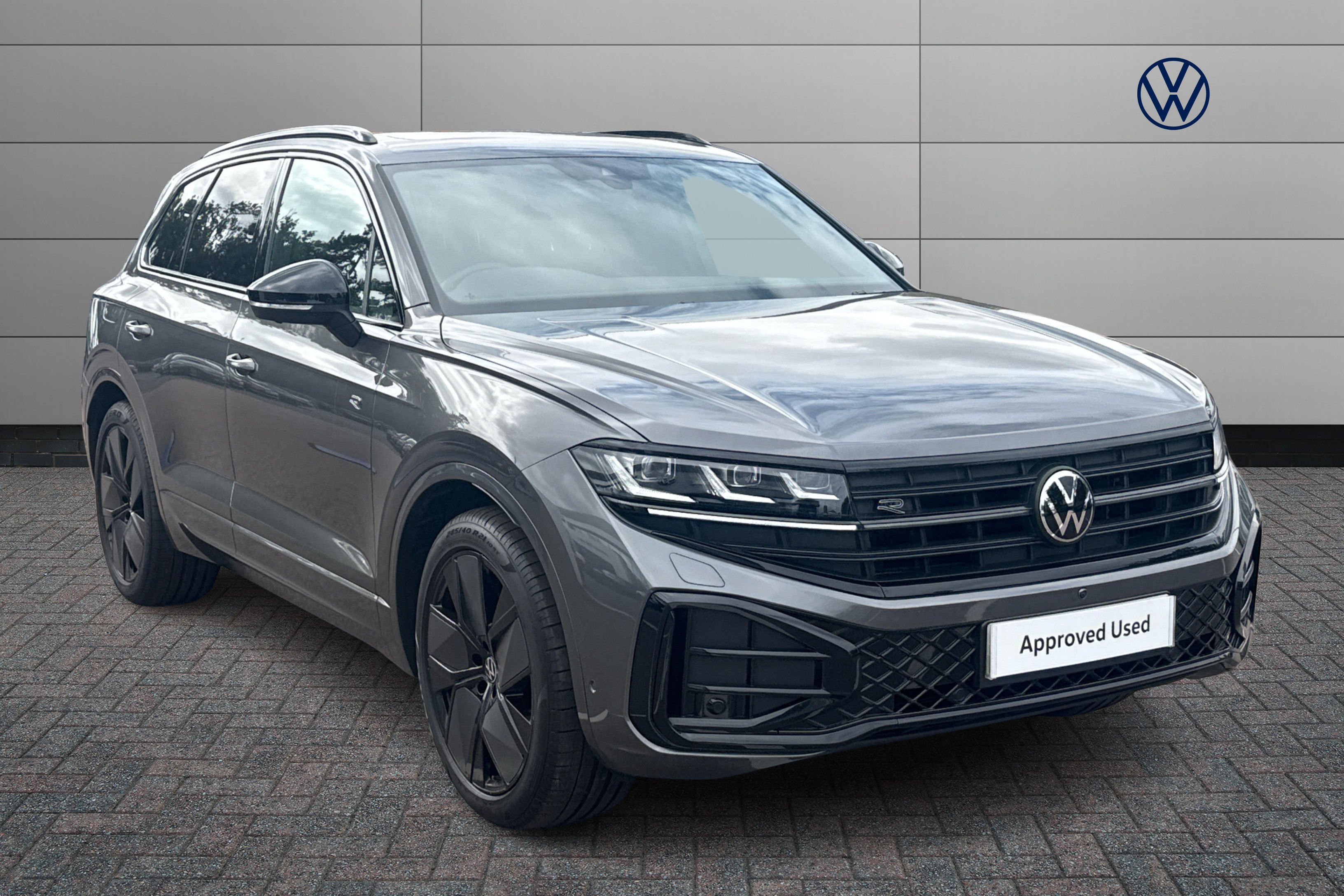 Main listing image - Volkswagen Touareg