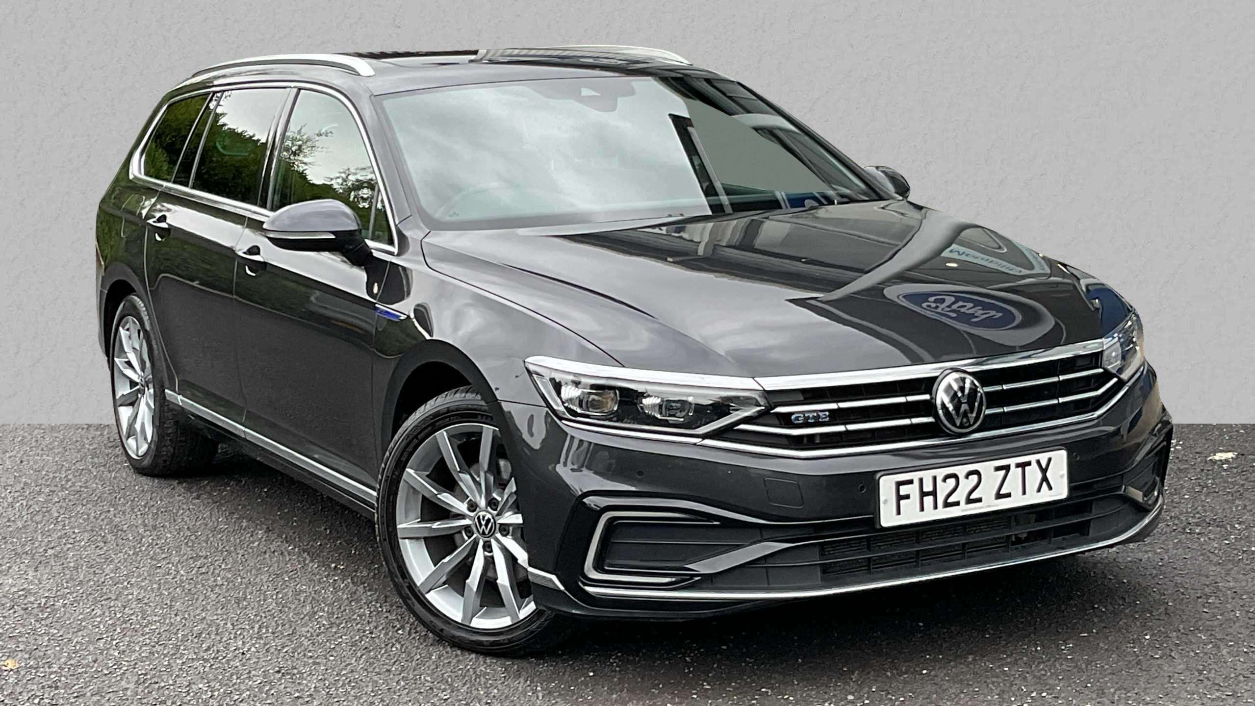 Main listing image - Volkswagen Passat GTE