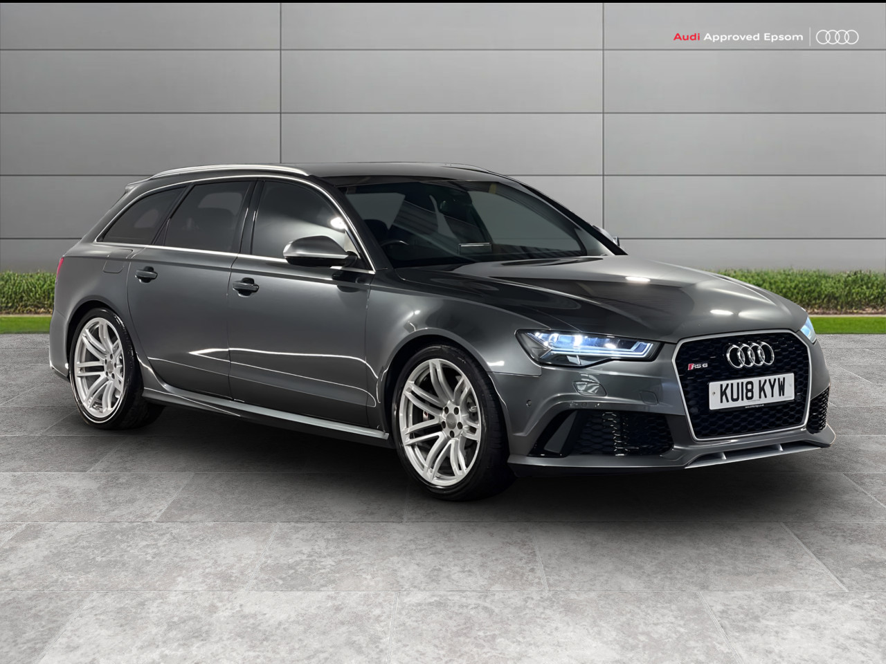 Main listing image - Audi RS6