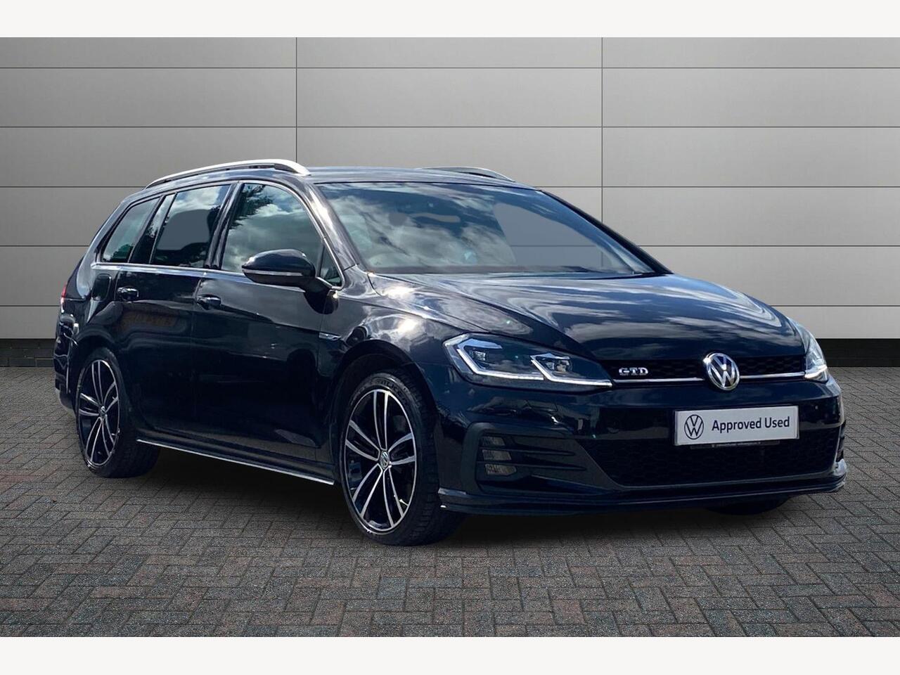 Main listing image - Volkswagen Golf