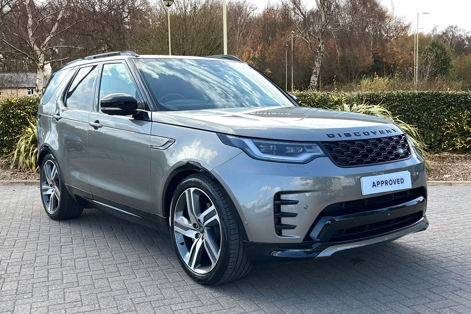 Main listing image - Land Rover Discovery