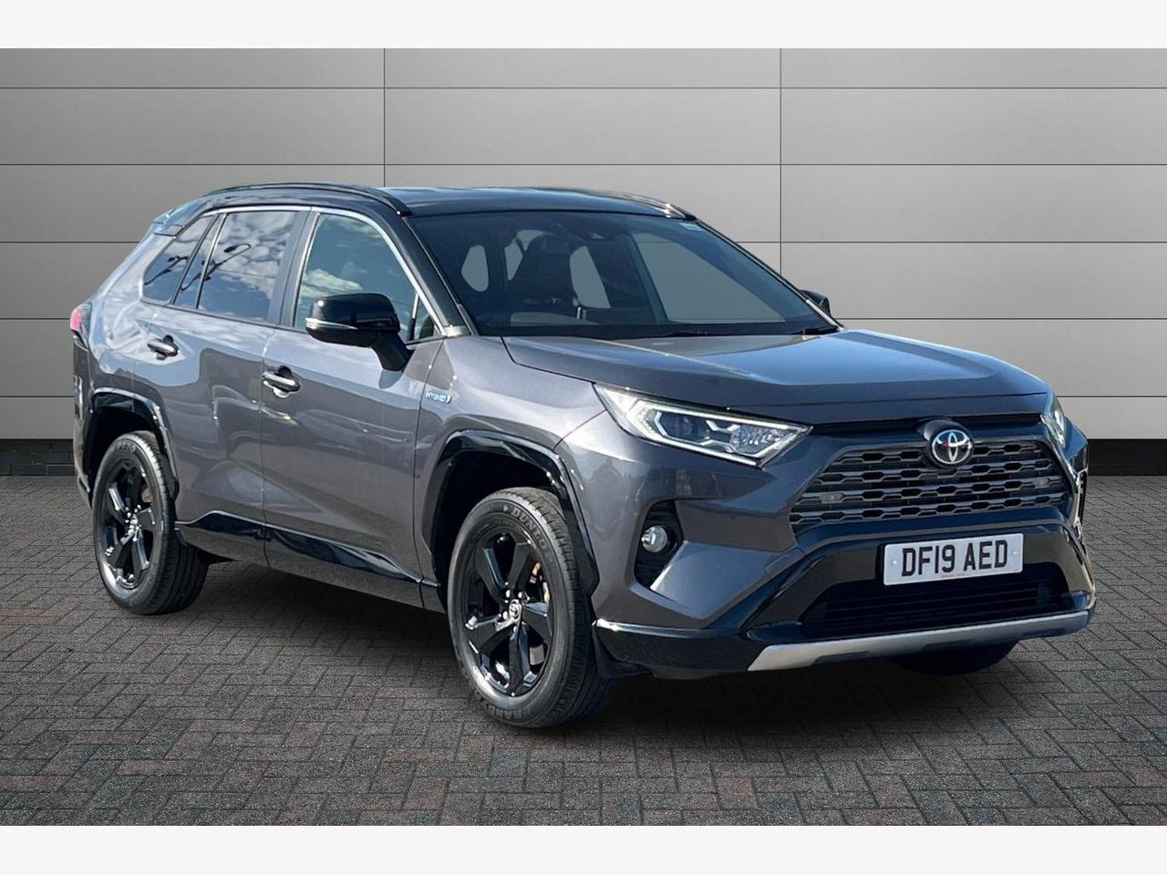 Main listing image - Toyota RAV4