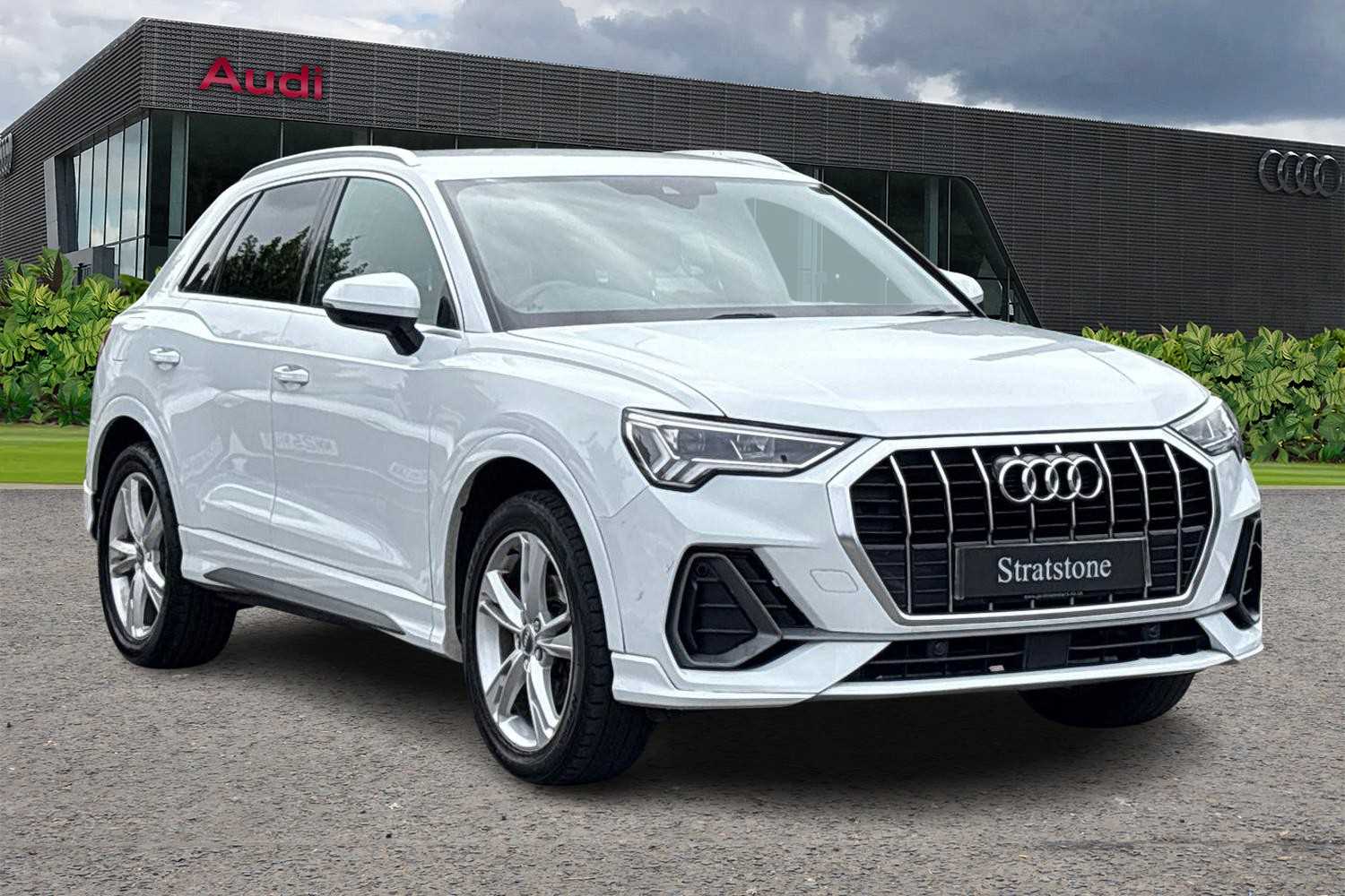 Main listing image - Audi Q3