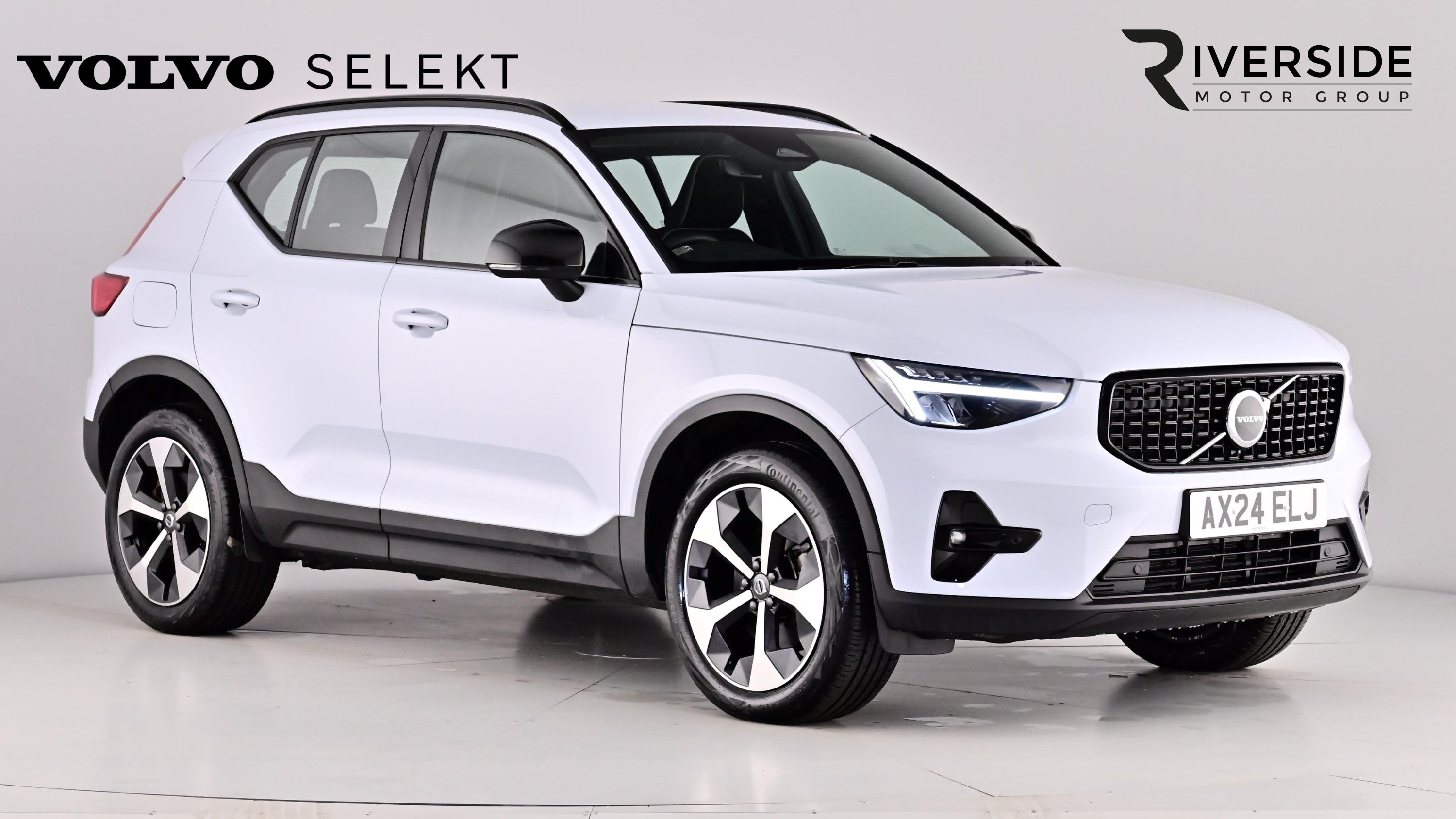 Main listing image - Volvo XC40