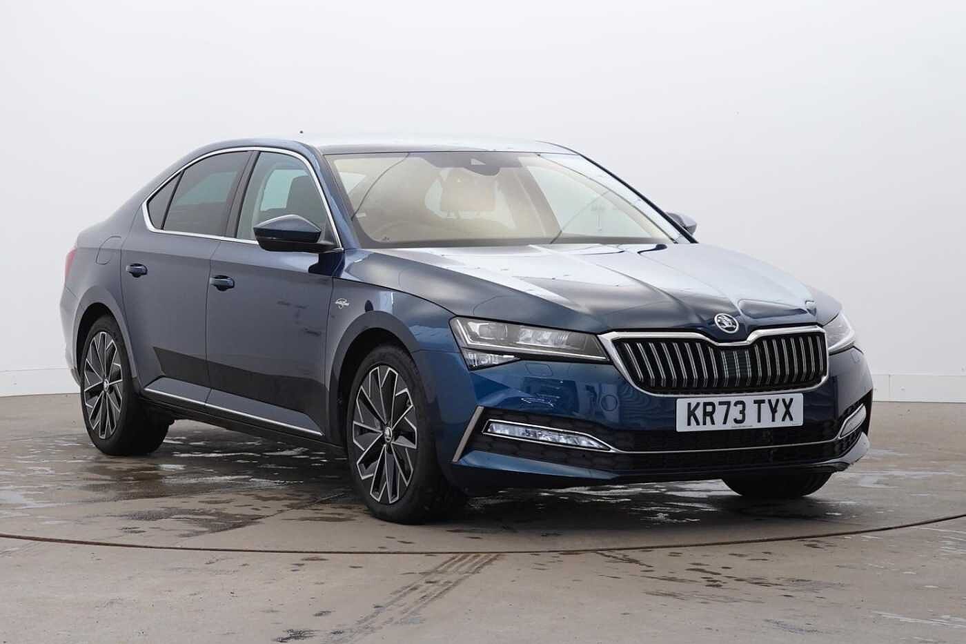 Main listing image - Skoda Superb