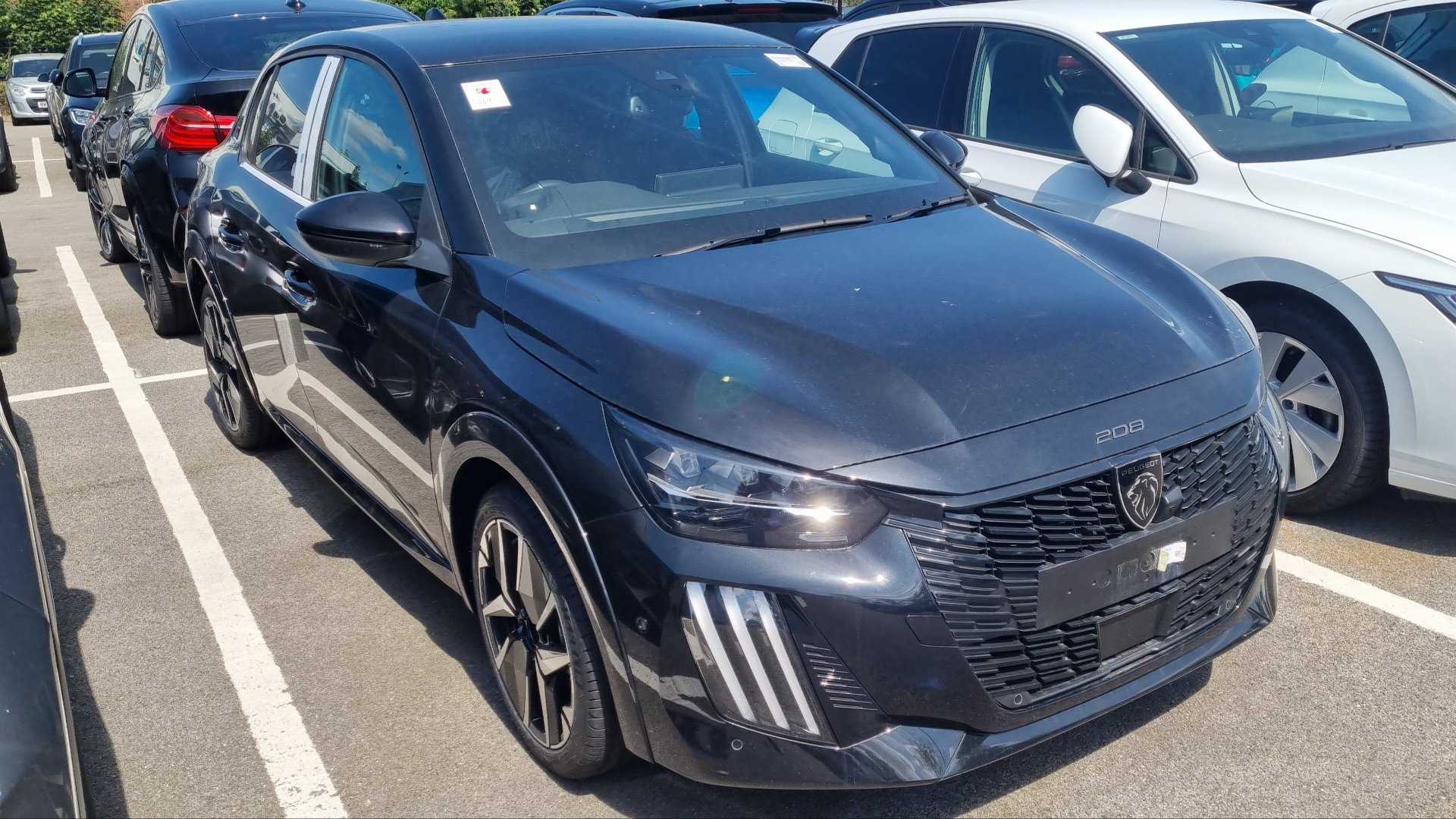 Main listing image - Peugeot 208