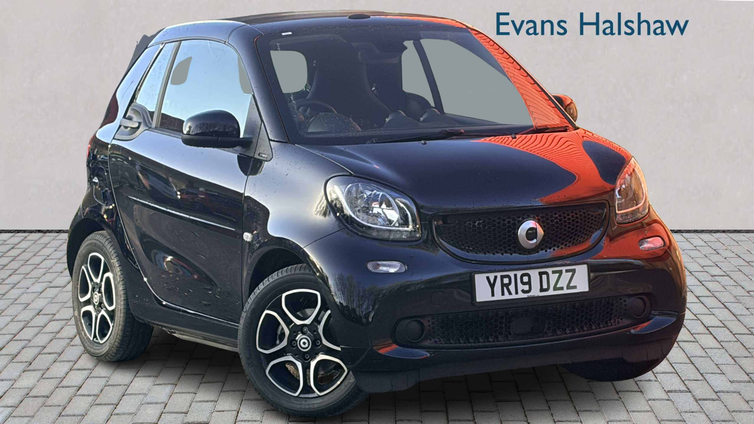 Main listing image - Smart Fortwo Cabrio