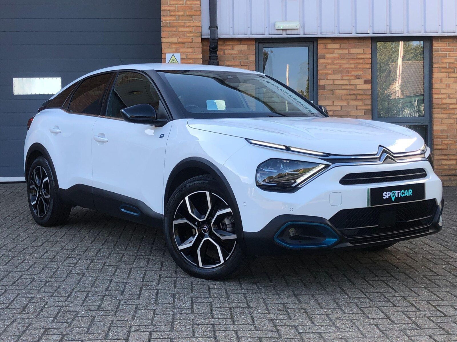 Main listing image - Citroen C4