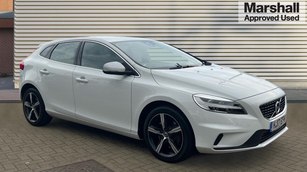 Main listing image - Volvo V40