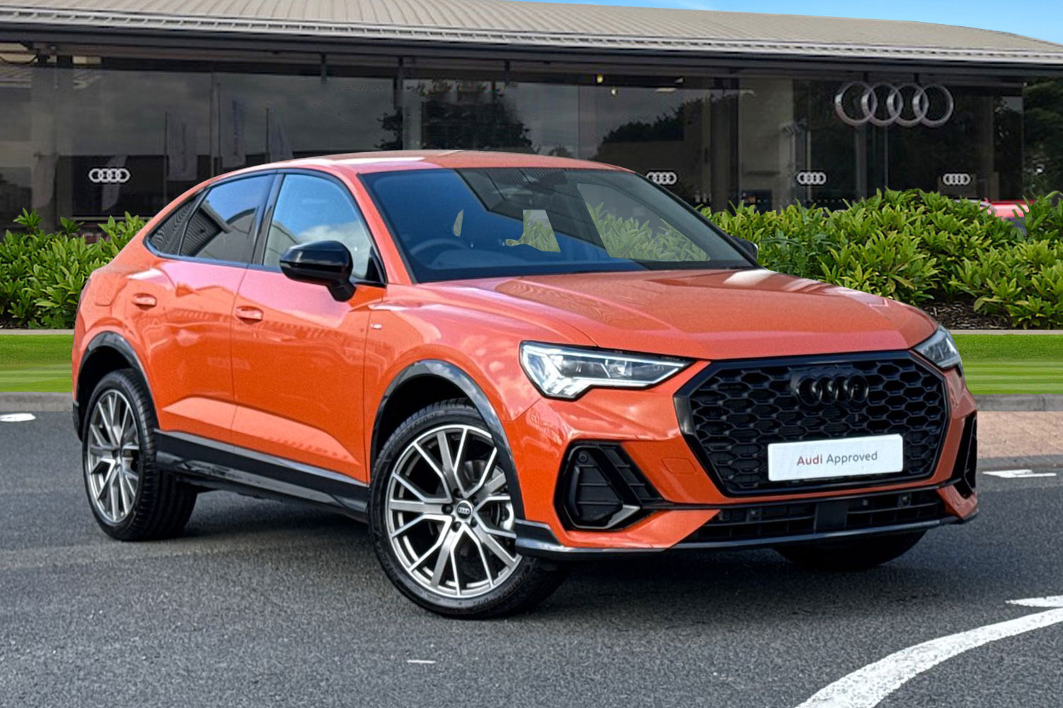 Main listing image - Audi Q3