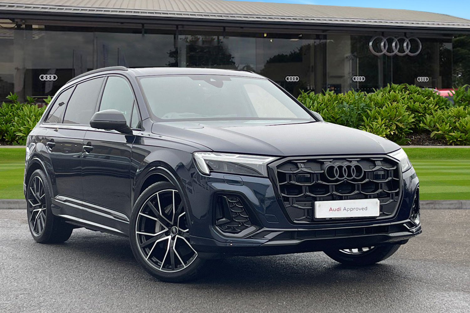 Main listing image - Audi Q7