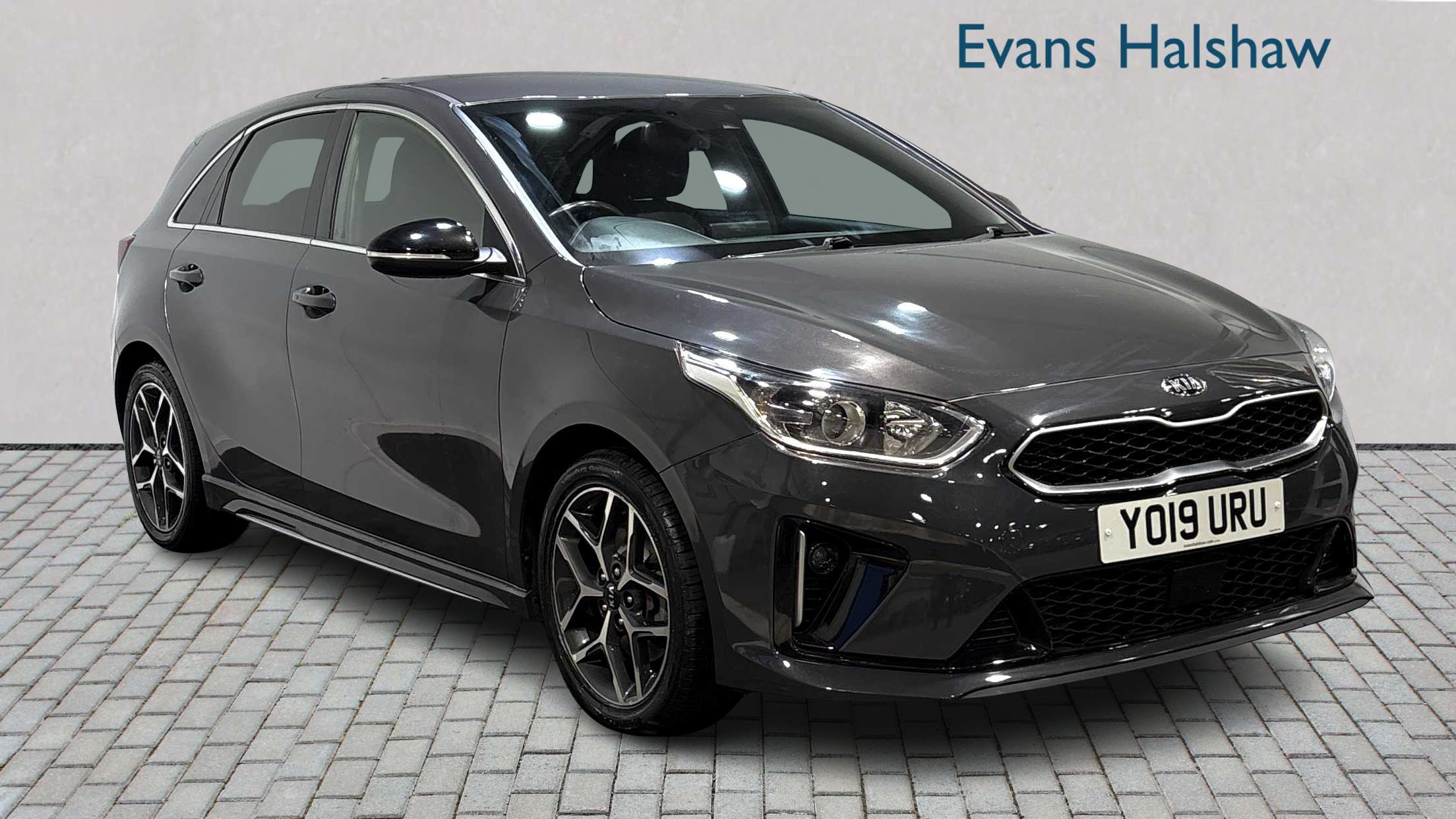 Main listing image - Kia Ceed