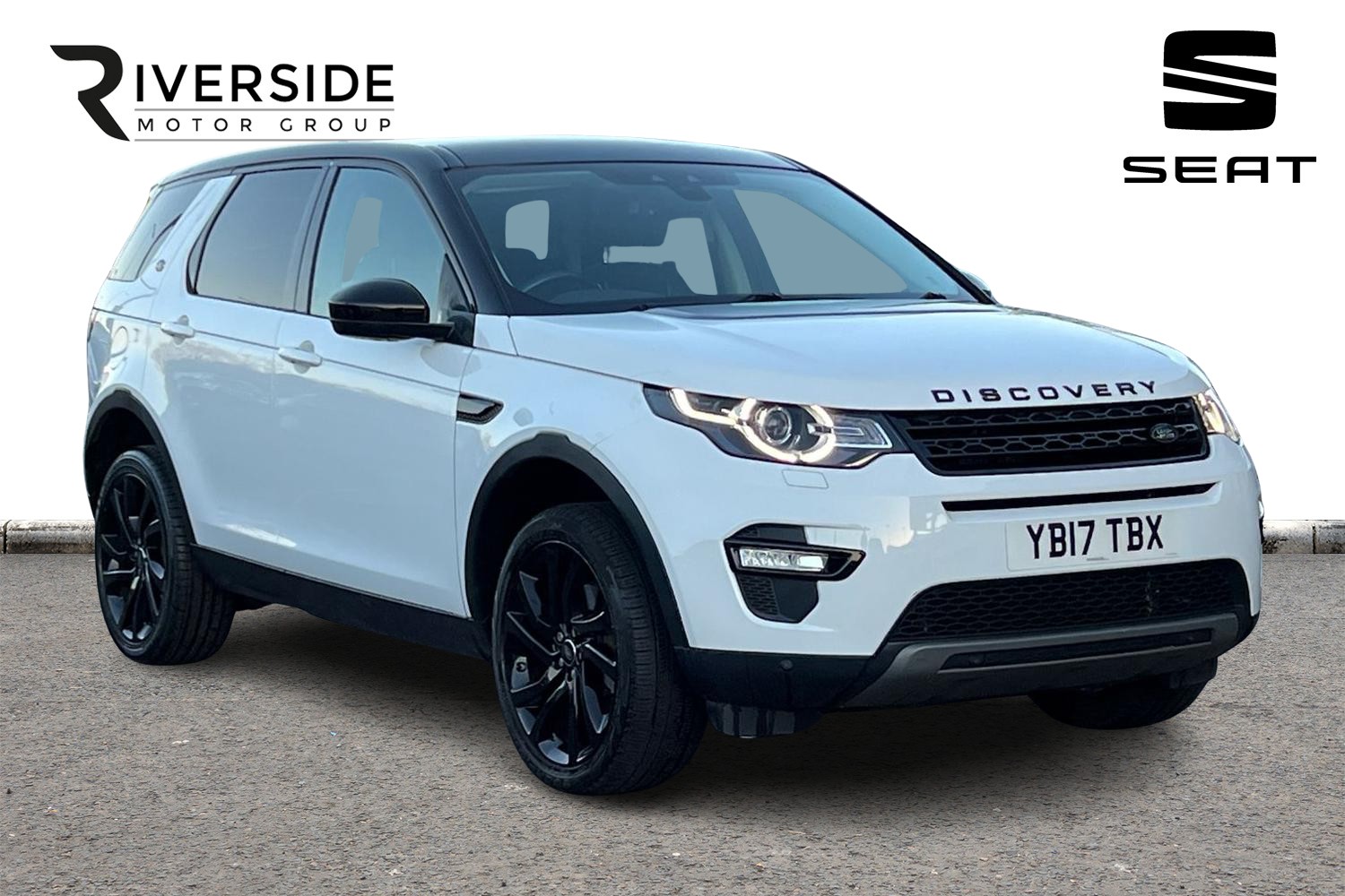 Main listing image - Land Rover Discovery Sport