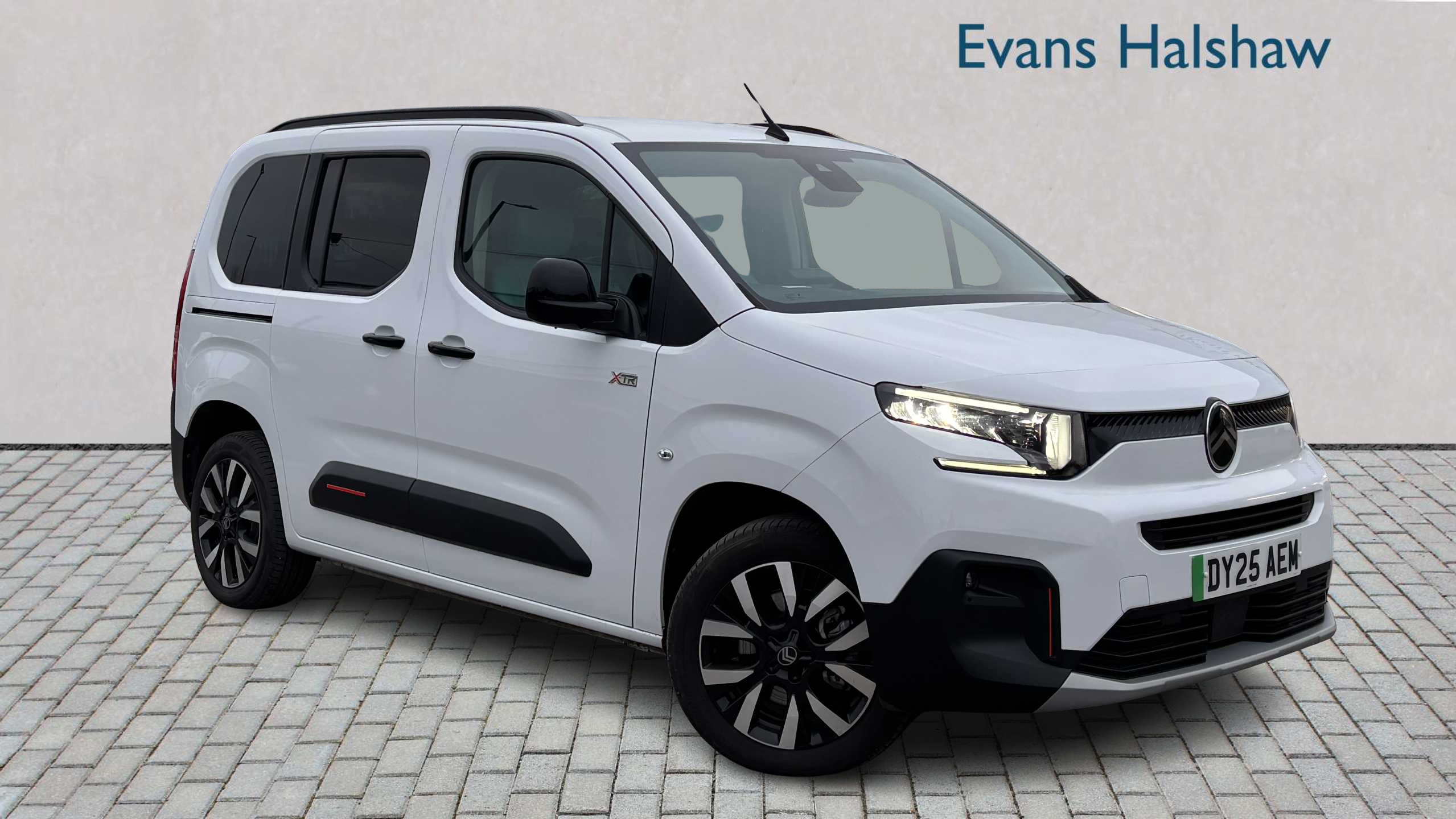 Main listing image - Citroen e-Berlingo