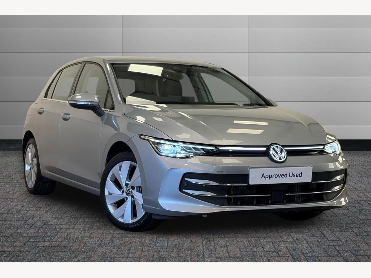 Main listing image - Volkswagen Golf