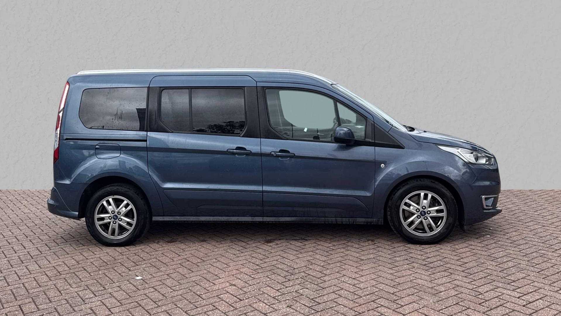 Main listing image - Ford Grand Tourneo Connect