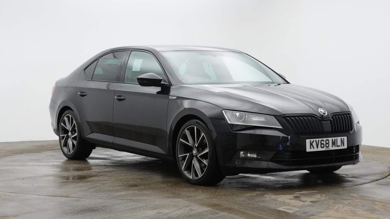 Main listing image - Skoda Superb