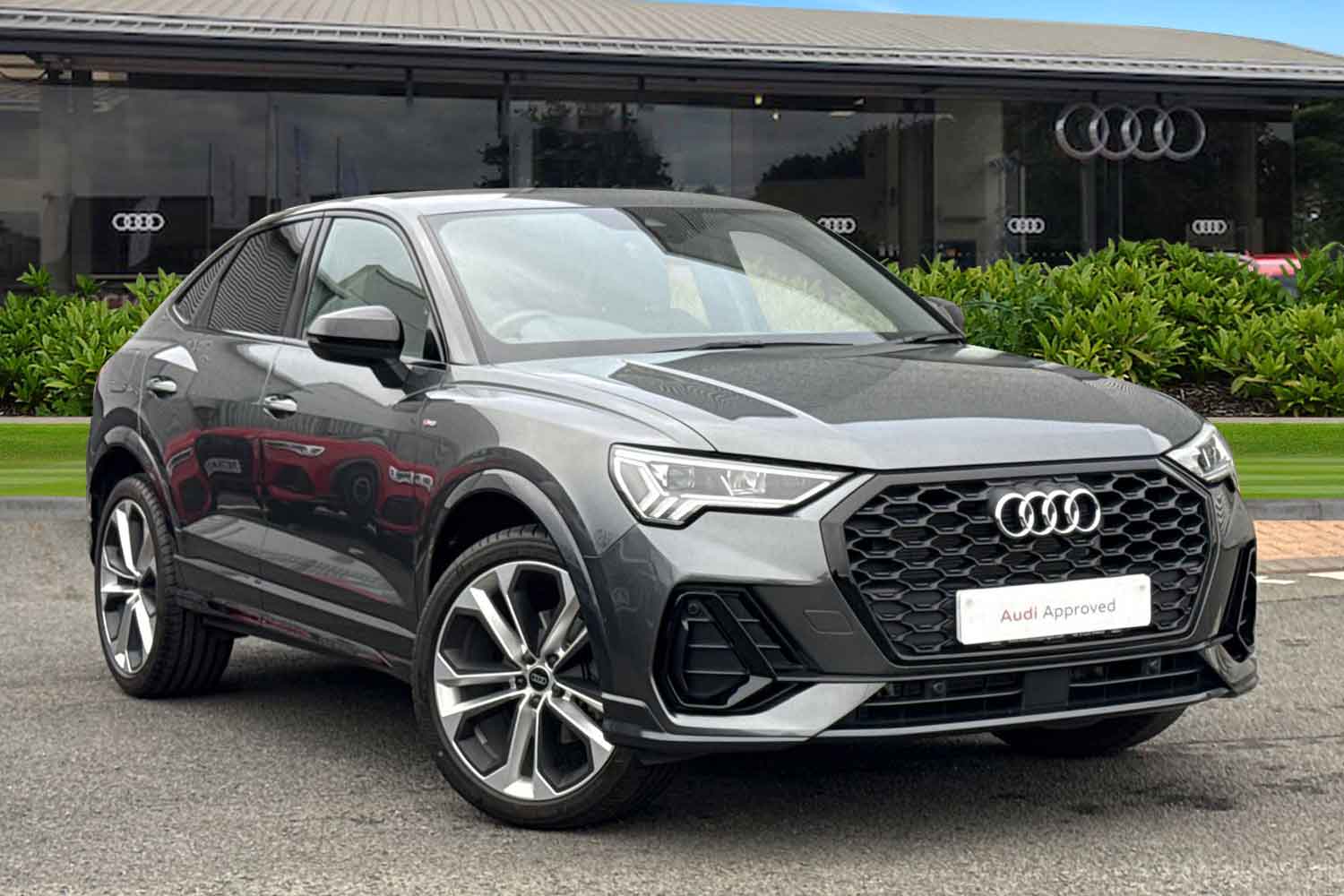 Main listing image - Audi Q3