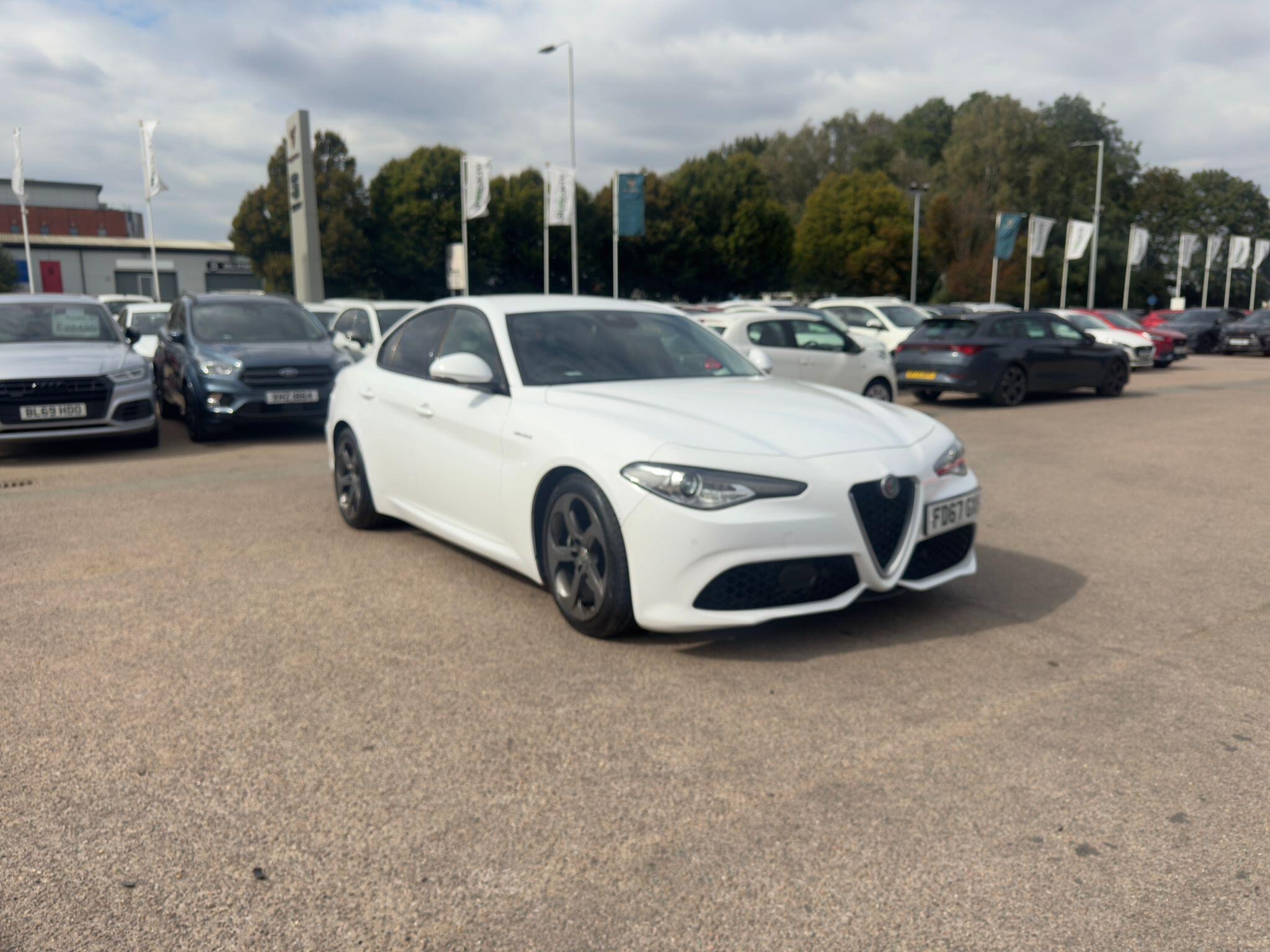 Main listing image - Alfa Romeo Giulia