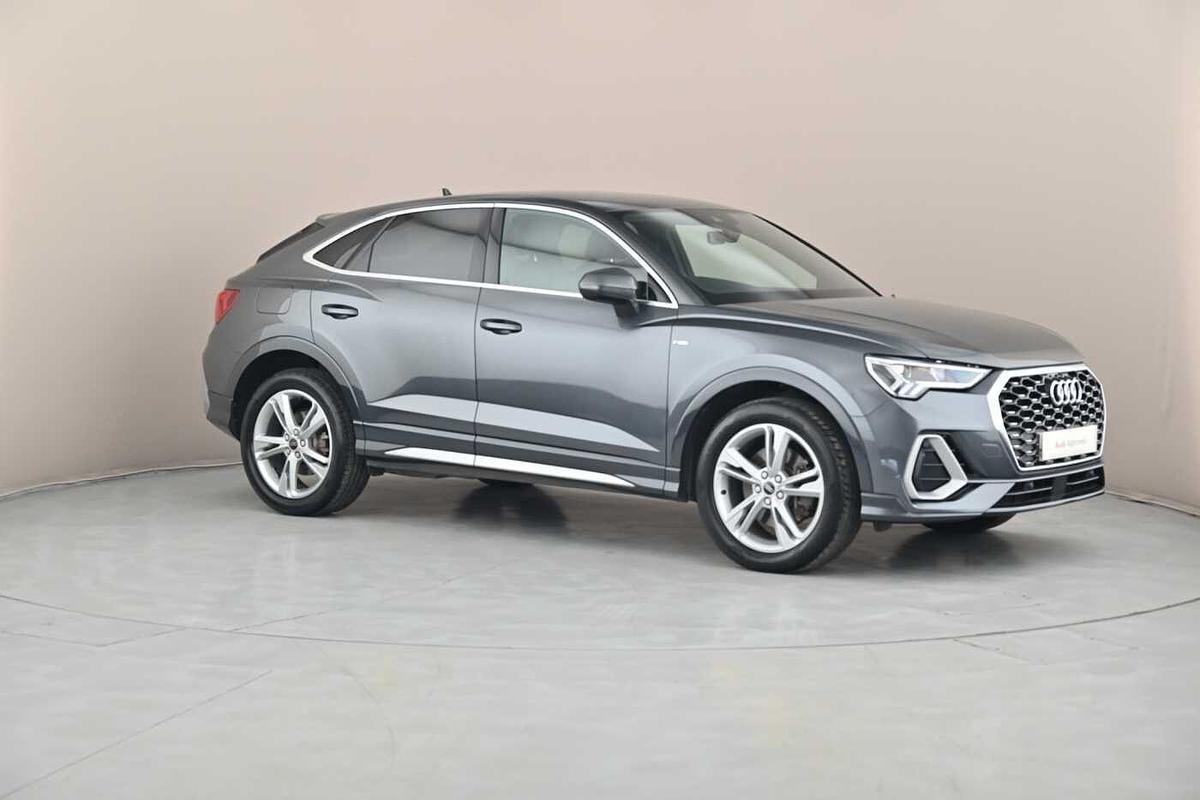 Main listing image - Audi Q3