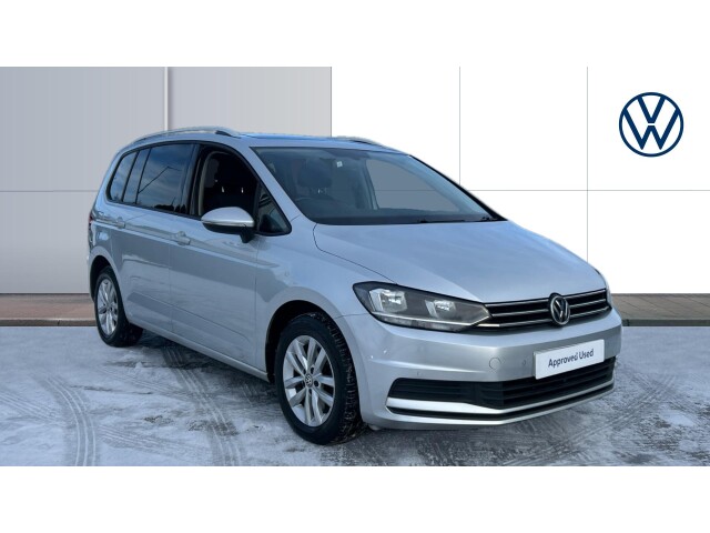 Main listing image - Volkswagen Touran