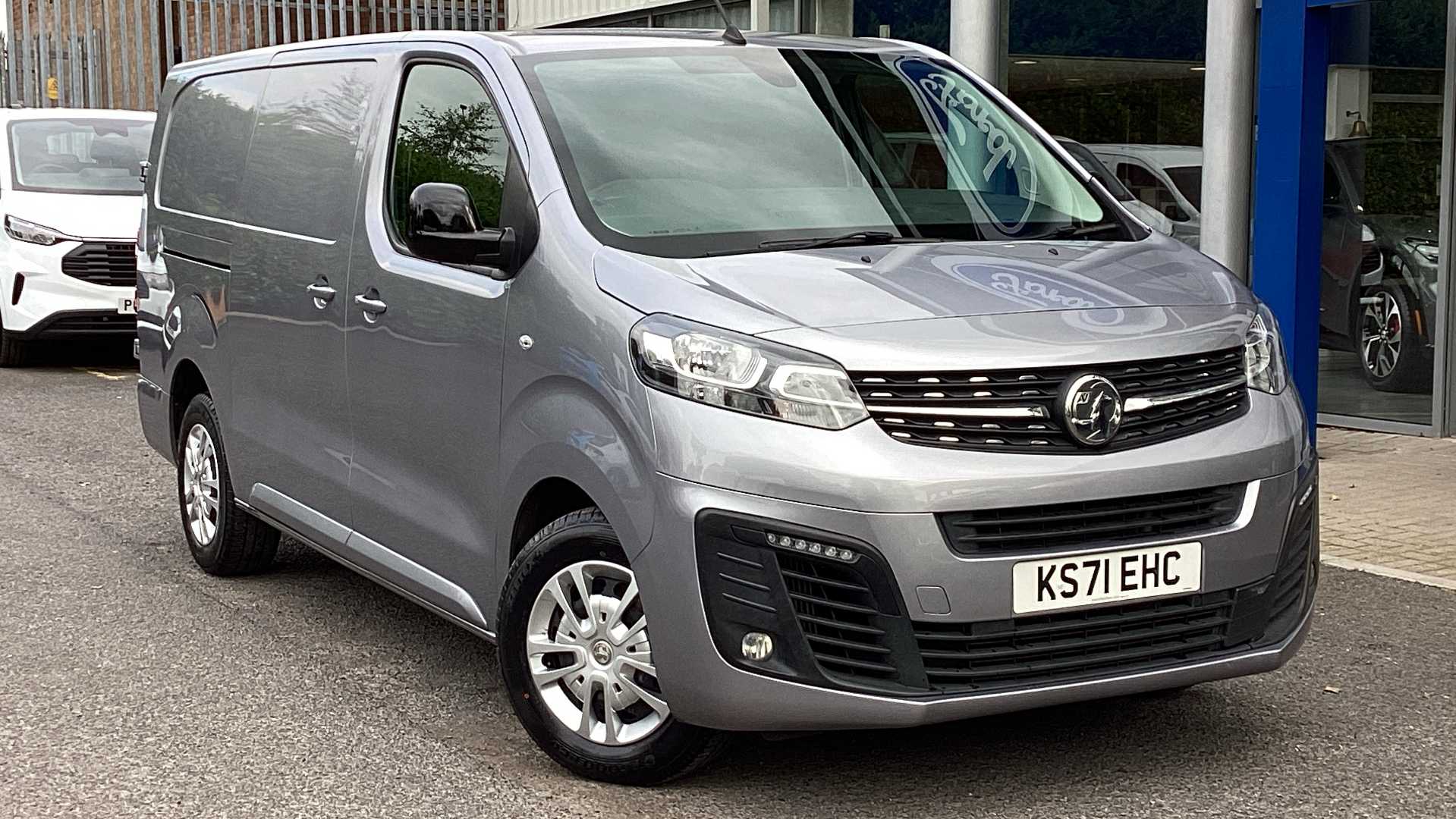 Main listing image - Vauxhall Vivaro