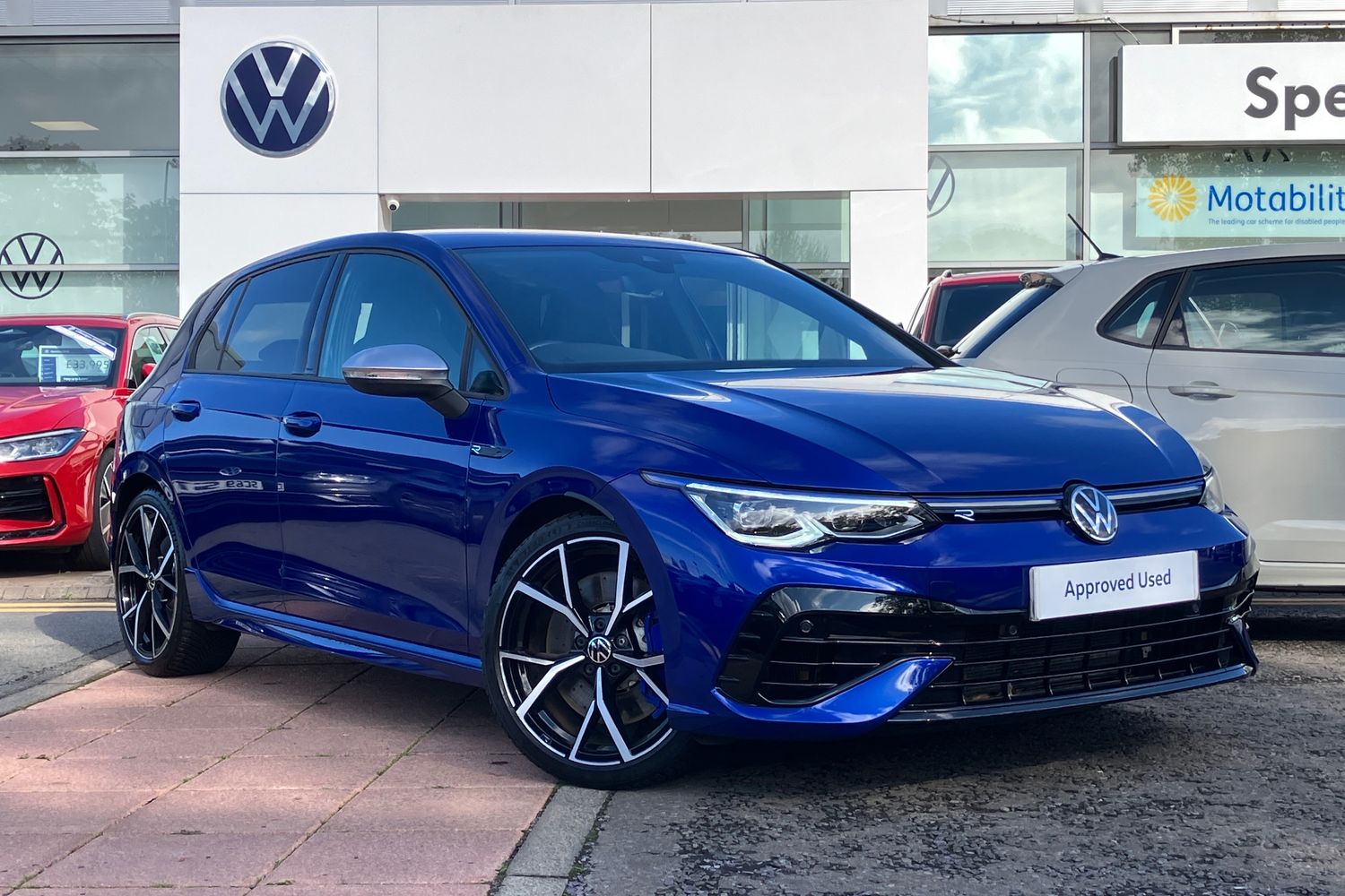 Main listing image - Volkswagen Golf R