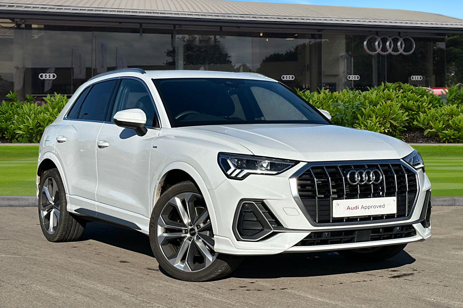 Main listing image - Audi Q3