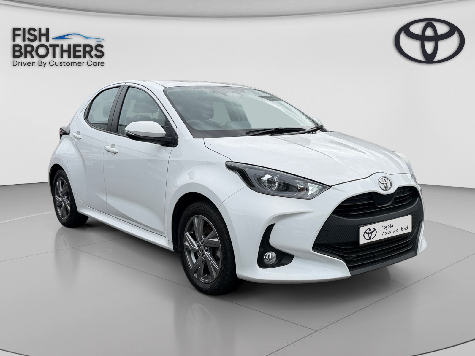 Main listing image - Toyota Yaris