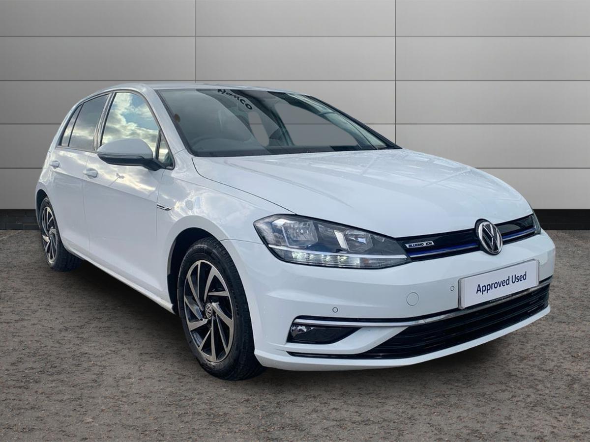 Main listing image - Volkswagen Golf