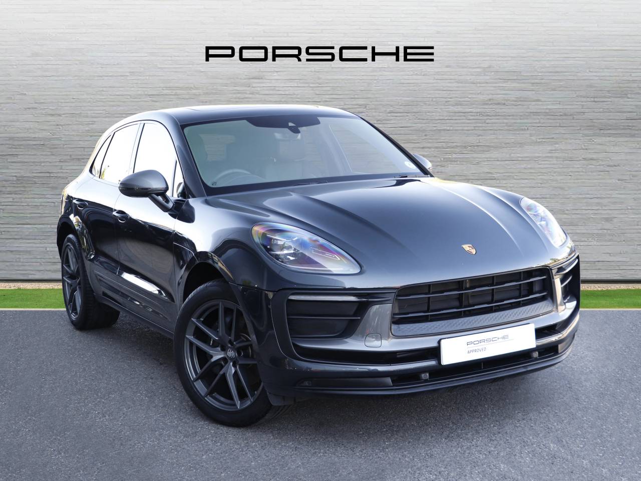 Main listing image - Porsche Macan